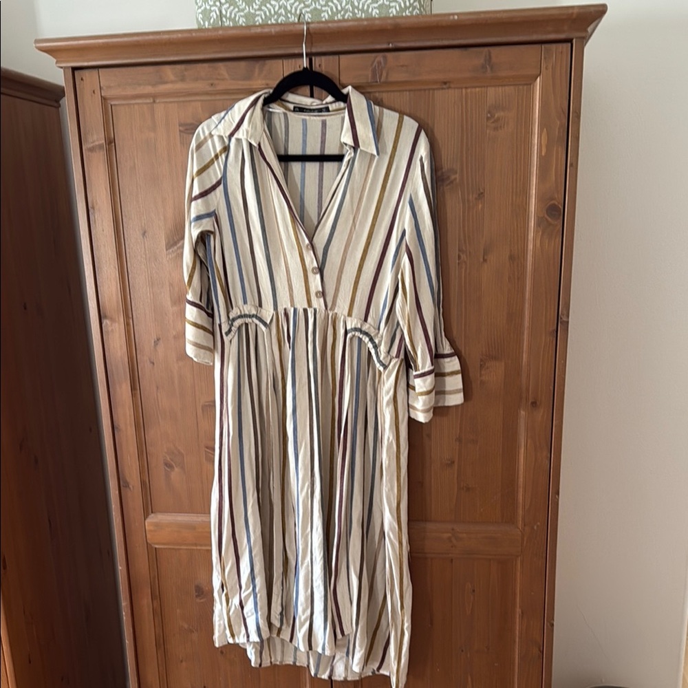 Zara Multicolor Striped linen blend dress
EUC